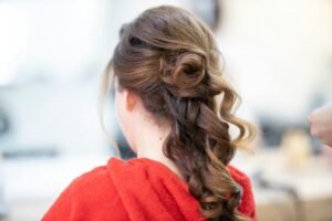 Quick Hairstyle You Can Do in 5 Minutes easy everyday hairstyles for girls